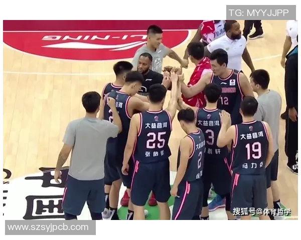 银河队与明尼苏达队激战正酣比分悬念迭起引人关注